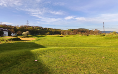 Naše robotické sekačky: tichý důvod, proč je hřiště v tak dobrém stavu